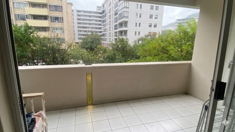 3 Bedroom Property for Sale in Sea Point Western Cape